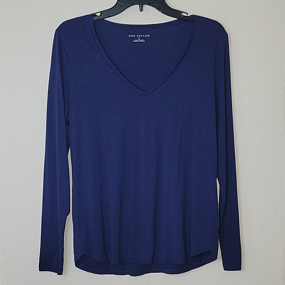 Ann Taylor V-Neck LS Navy Tee/ Layering Top, L, EUC, Like New